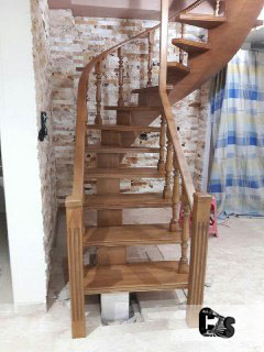 پله چوبی